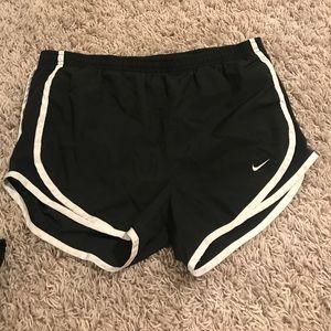Size XS Nike black shorts!! FIT LIKE MEDIUM!